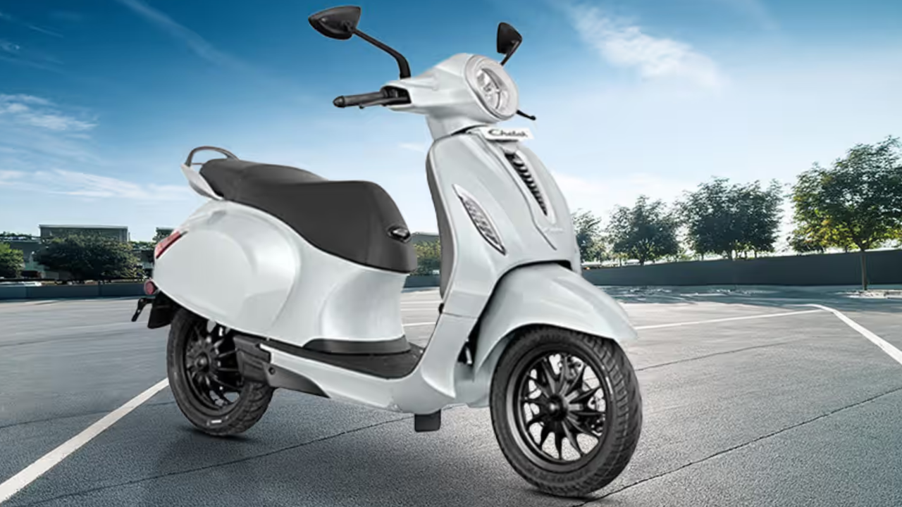 Bajaj Chetak की धांसू एंट्री! 153 Km रेंज और दमदार फीचर्स के साथ