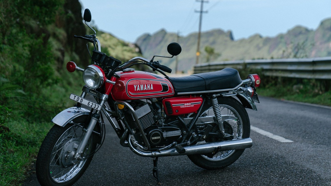 Rajdoot 350 Review: Price, Mileage & Performance – Is It Worth It?